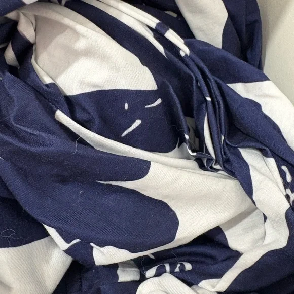 Elegant Navy Floral Maxi Dress Maturnity - Picture 2 of 6